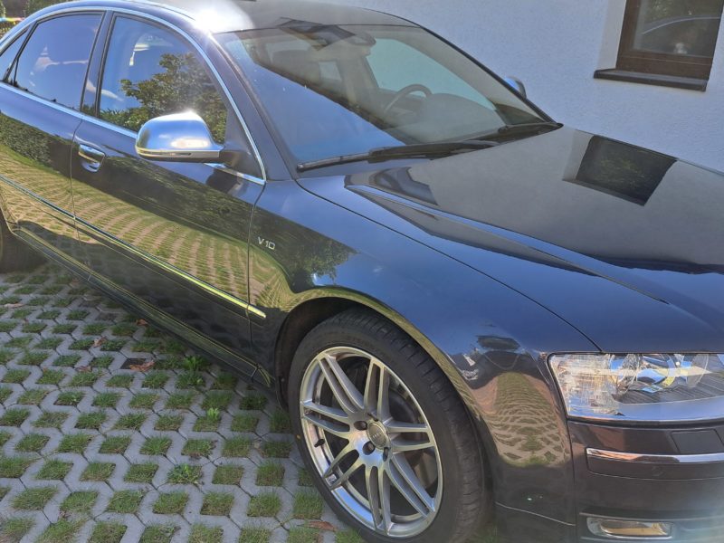 Audi s8 d3 V10