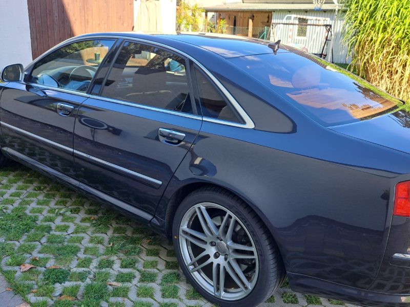 Audi s8 d3 V10