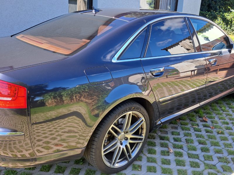 Audi s8 d3 V10