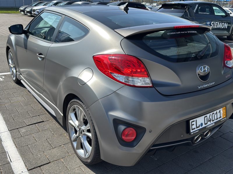 Hyundai Veloster Turbo - Abarth 595 Competizione