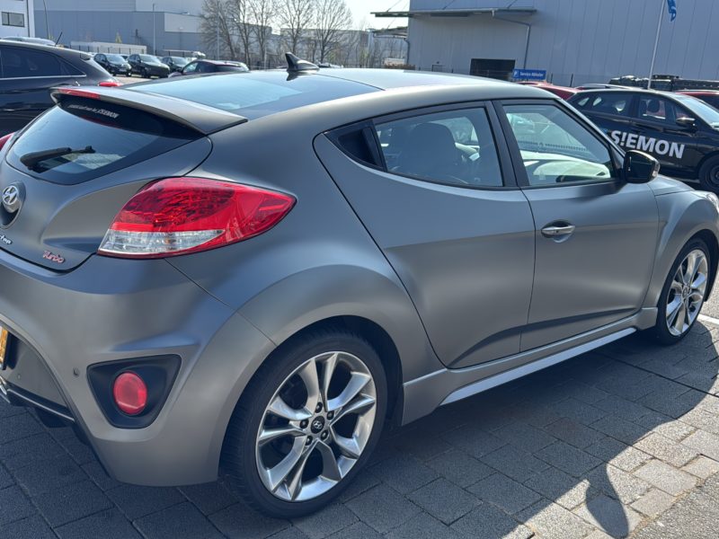 Hyundai Veloster Turbo - Abarth 595 Competizione