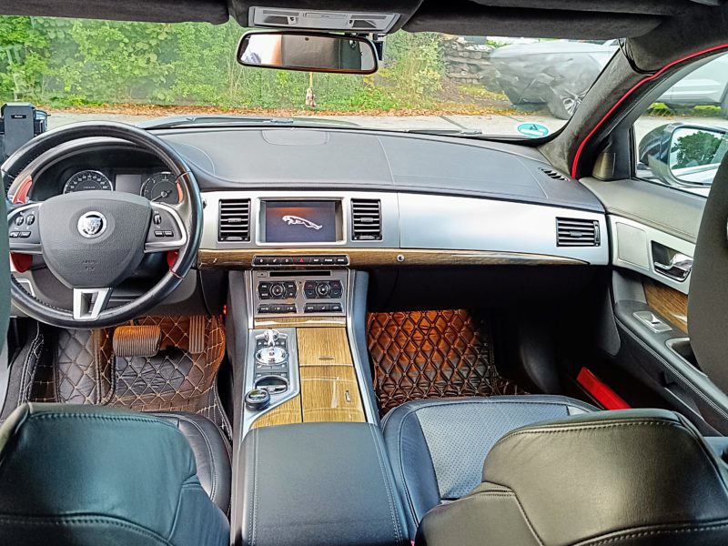 Jaguar XF 3.0 D Facelift | Liebhaberzustand | 20" Felgen | Verkauf/Tausch