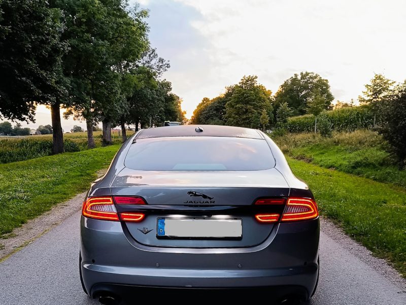 Jaguar XF 3.0 D Facelift | Liebhaberzustand | 20" Felgen | Verkauf/Tausch
